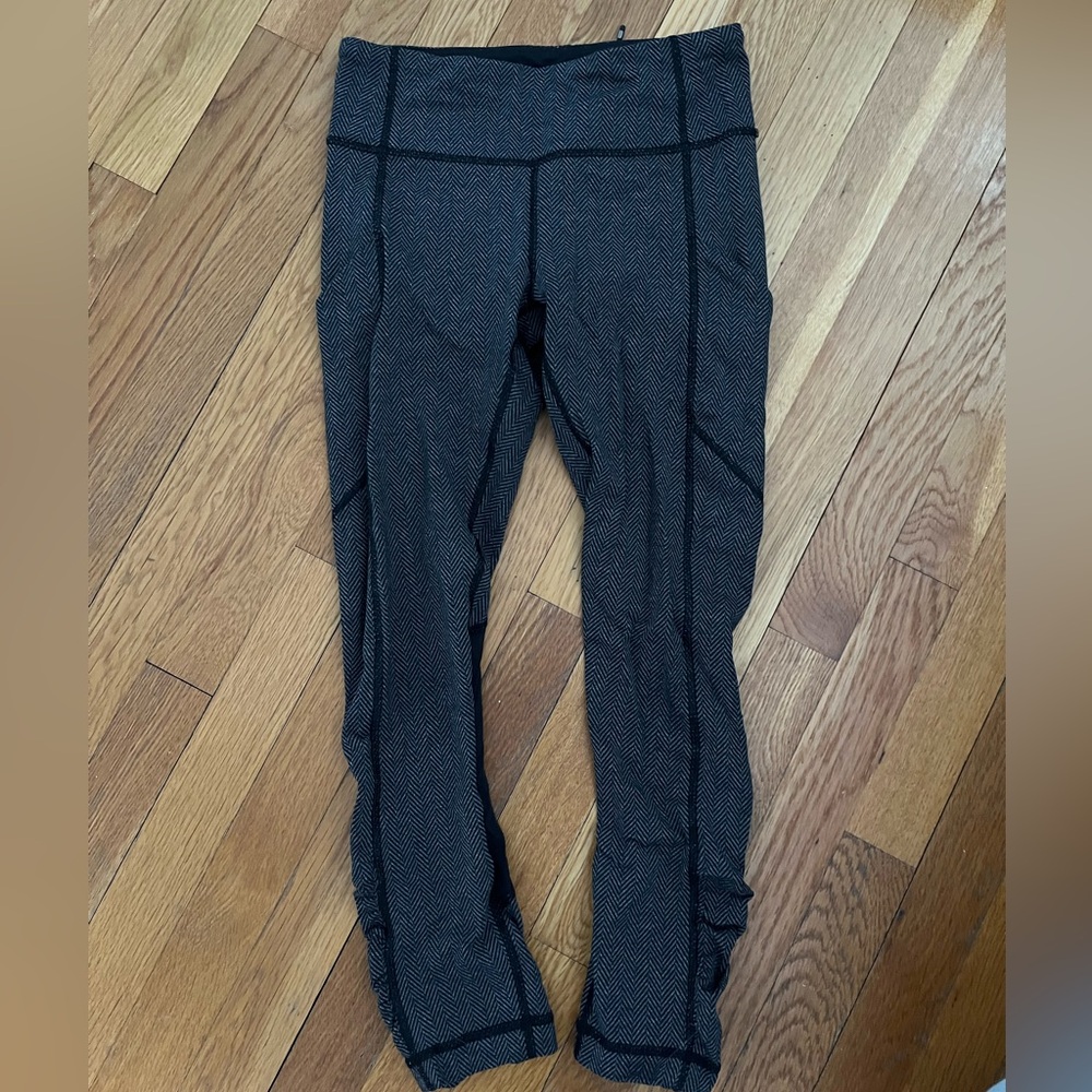 Lululemon Athletica Black and Gray Chevron Leggings